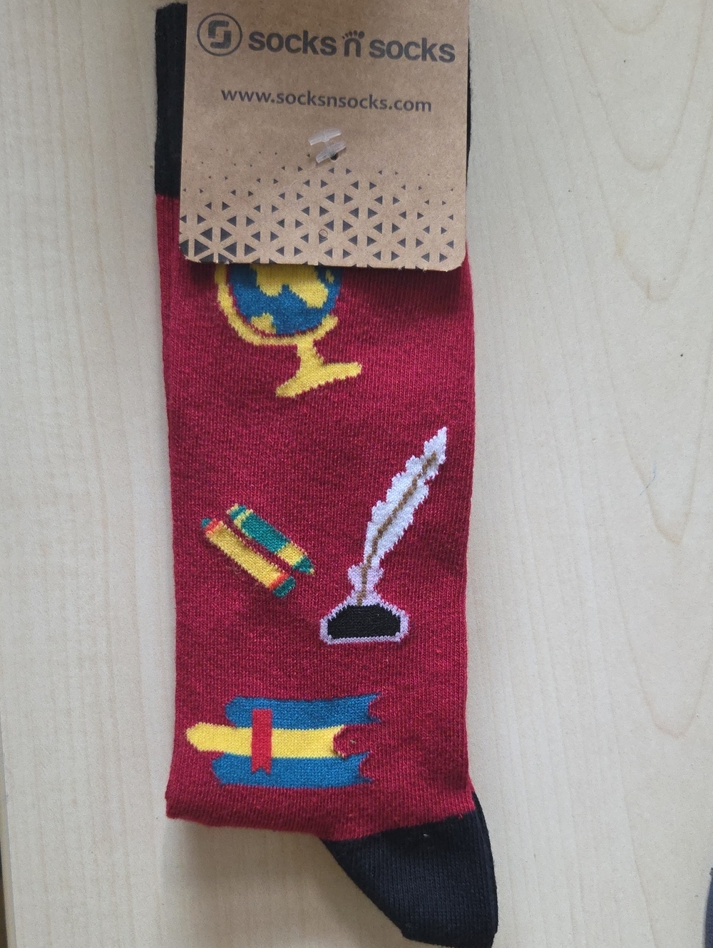 Men’s Red Novelty Socks with Writing Motifs